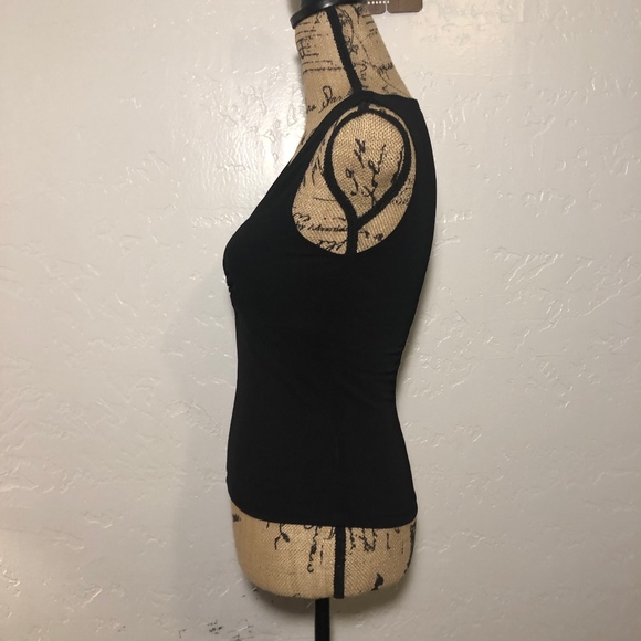 Rampage V-neck, keyhole front blouse, size medium - Picture 4 of 5